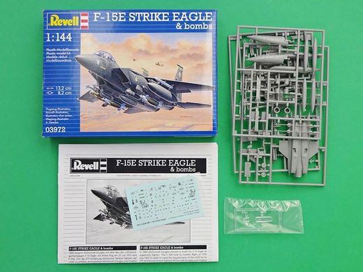 Збірна модель 1/144 літак F-15E Strike Eagle & bombs Revell 03972