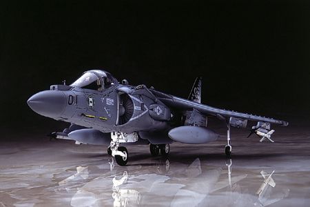 Збірна модель 1/48 літака Av-7B Harrier 2 Hasegawa 07228