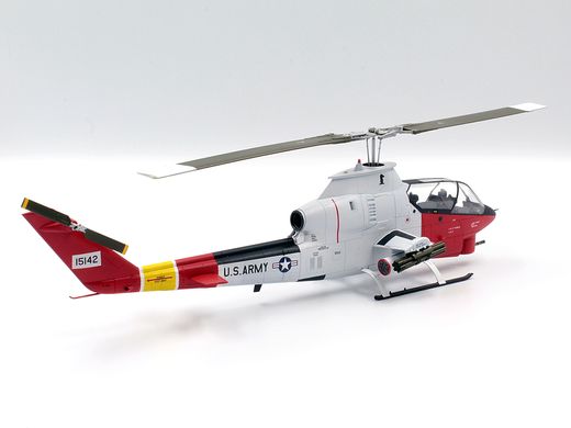Сборная модель 1/48 Вертолет AH-1G "Arctic Cobra", вертолет США ICM 48299
