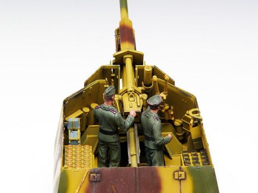 Збірна модель 1/35 німецька самохідна гаубиця 39(H) LeFH18(Sf) Trumpeter 00353