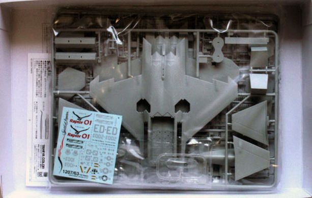 Збірна модель 1/72 літака Lockheed Martin F-22 Raptor Tamiya 60763