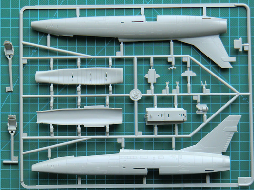 Збірна модель літак 1/72 Trumpeter F-100F Super Sabre Trumpeter 01650
