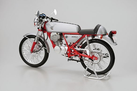 Збірна модель 1/12 мотоцикл Honda AC15 Dream 50 '97 Custom Aoshima 06295