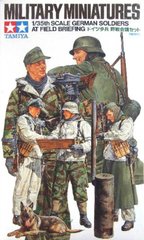 Сборная модель Немецкие солдаты на полевом брифинге Tamiya 35212 1:35