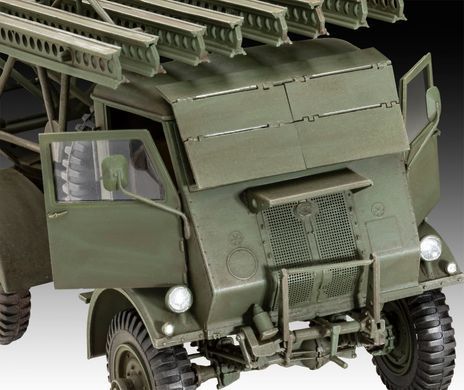 Збірна модель 1:35 РСЗВ BM-13-16 on W.O.T. 8 chassis Revell 03338