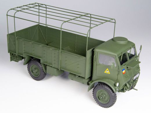 Prefab model 1/35 Model W.O.T. 6, British WW2 Truck ICM 35507
