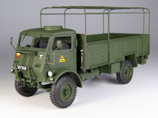 Prefab model 1/35 Model W.O.T. 6, British WW2 Truck ICM 35507