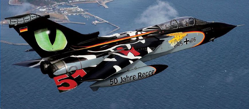 Prefab model 1/72 Tornado and F-16 NATO Tiger Meet 60th Anniversary Gift Set Revell 05671