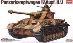 Збірна модель 1/35 танк Panzerkampfwagen IV H/J Academy 13234