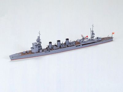 Сборная модель 1/700 Японский легкий крейсер Натори Серия Water Line Tamiya 31320