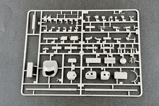 Prefab model 1/35 Soviet tank destroyer SU-102 Trumpeter 09570