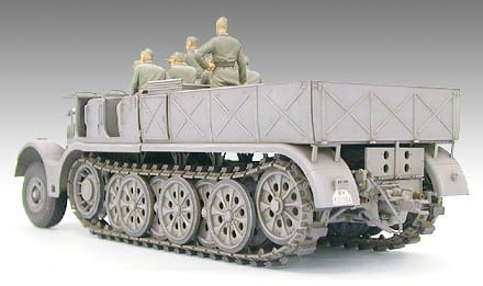 Сборная модель 1/35 немецкая 18-тонная тяжелая полугусеничная машина FAMO Tamiya 35239