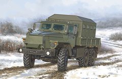 Сборная модель 1/35 грузовика "Урал-4320" URAL-4320 CHZ Trumpeter 01071