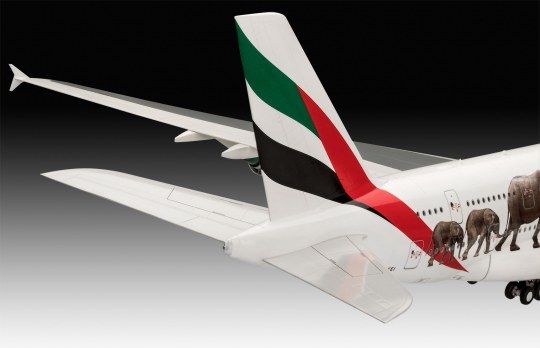 Сборная модель 1/144 самолет Airbus A380 Emirates "Wild-Life" Revell 03882