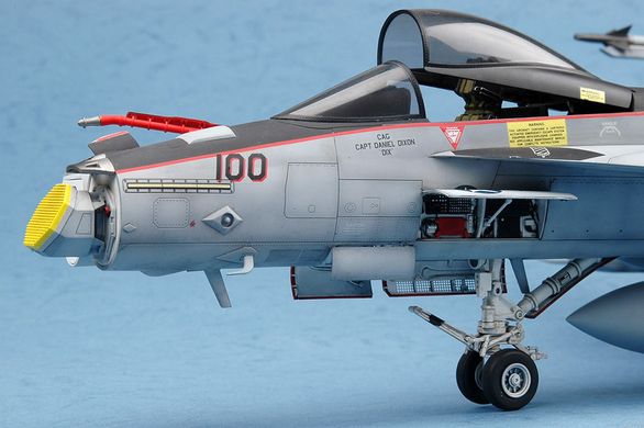 Збірна модель 1/32 літак F/A-18E Super Hornet Trumpeter 03204