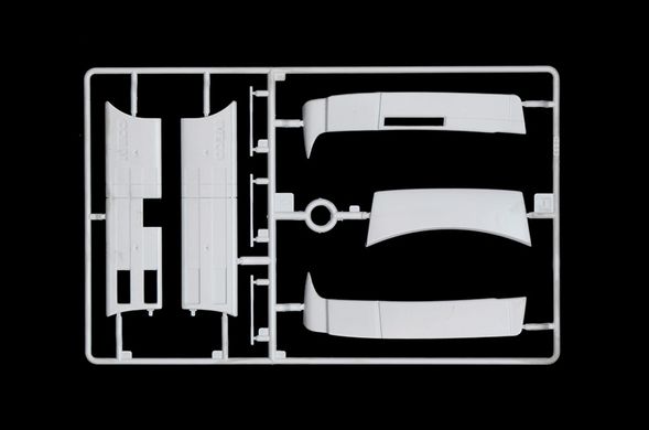 Збірна модель 1/24 Вантажний автомобіль Iveco Hi-Way E5 Abarth Italeri 3934