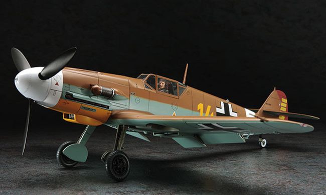 Сборная модель 1/32 истребитель Messerschmitt Bf109F-4 Trop Hasegawa 08881