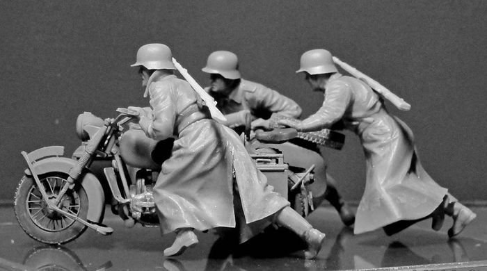 Фігури 1/35 німецькі мотоциклісти,Друга світова війна MASTER BOX 35178