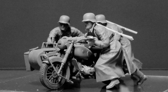 Figures 1/35 German motorcycles, Another World War MASTER BOX 35178