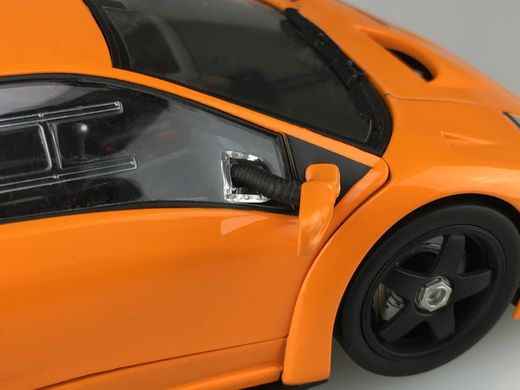 Збірна модель 1/24 автомобіля Lamborghini Diablo GTR Aoshima 01069