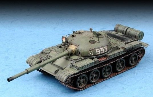 Сборная модель 1/72 средний танк Т-62 образца 1962 Main Battle Tank Mod.1962 Trumpeter 07146