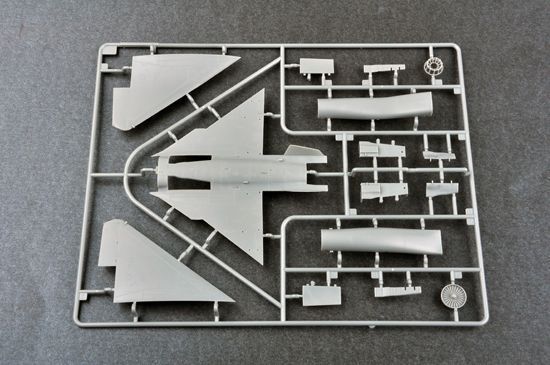 Assembly model 1:72 Chinese J-10B Fighter Trumpeter 01651