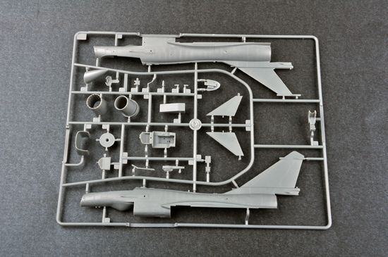 Assembly model 1:72 Chinese J-10B Fighter Trumpeter 01651