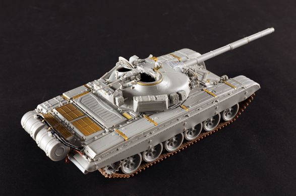 Сборная модель 1/35 основной боевой танк Т-72М1 Trumpeter 09604