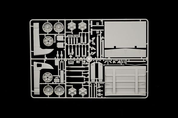 Сборная модель 1/24 Грузовой автомобиль Iveco Turbostar 190-42 Canvas c лифтом Italeri 3939