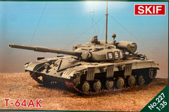 Збірна модель 1/35 Танк Т-64АК SKIF 227