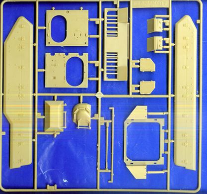 Prefab model 1/35 Combat vehicle M2A2 Bradley OIF Academy 13205