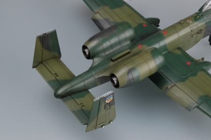 Сборная модель 1/48 живущий и универсальный самолет А-10А "Thunderbolt" II Громовержец HobbyBoss 80323