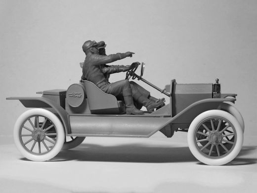 Сборная модель 1/24 Model T 1913 Speedster с американскими автоспортсменами ICM 24026