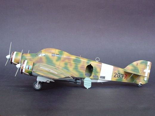 Збірна модель 1/48 італійський бомбардувальник SM 79 "Sparrowhawk" Trumpeter 02817