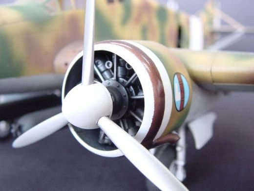 Сборная модель 1/48 итальянский бомбардировщик SM 79 "Sparrowhawk" Trumpeter 02817