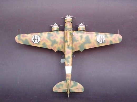 Збірна модель 1/48 італійський бомбардувальник SM 79 "Sparrowhawk" Trumpeter 02817