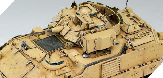 Сборная модель 1/35 Боевая машина M2A2 Bradley OIF Academy 13205