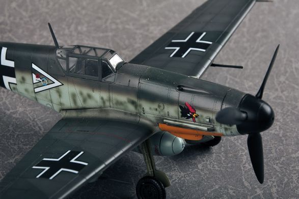 Сборная модель 1:48 немецкий самолет BF109 F4 HobbyBoss 81749