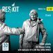 Figures 1:32 US Air Force pilots (2 pcs.) and M1 Weaver cart with hydraulic lift, as well as AN-M64 500 lbs. (World War II) Reskit RSF32-0114