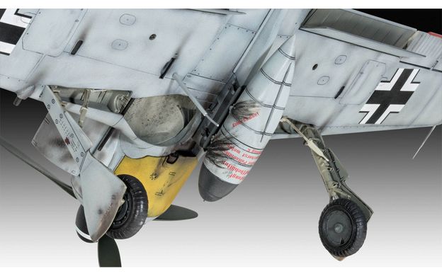 Assembled model 1/32 aircraft Focke-Wulf FW190A-8 / R-2 Sturmbock Revell 03874