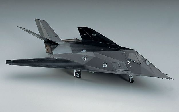 Сборная модель 1/72 невидимый истребитель ВВС США F-117A Nighthawk Hasegawa 00531