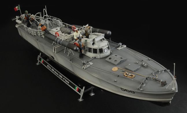 Збірна модель 1/35 торпедний катер M.A.S. 563/568 з екіпажем Italeri 5626