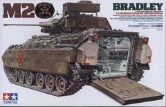 Сборная модель 1/35 Боевая машина пехоты U.S. M2 Bradley IFV Tamiya 35132