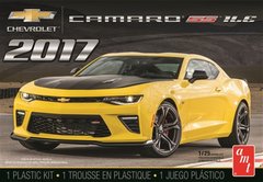 Сборная модель 1/25 автомобиля 2017 Chevrolet Camaro SS 1LE AMT 01074