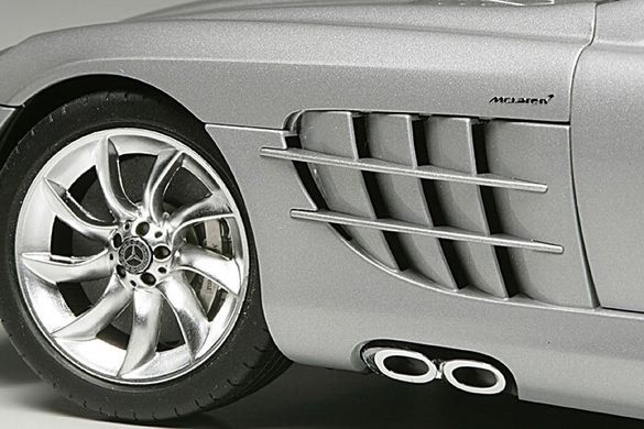 Сборная модель 1/24 автомобиль Mercedes-Benz SLR McLaren Tamiya 24290