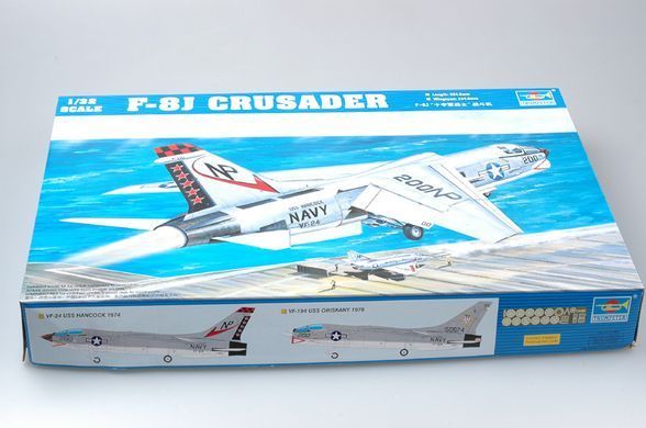 Збірна модель 1:32 літак F-8J Crusader Trumpeter 02273