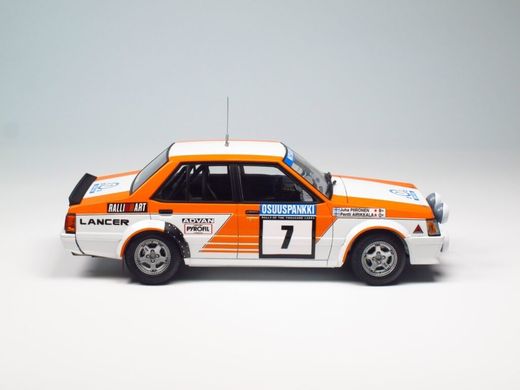 Збірна модель 1/24 авто Mitsubishi Lancer Turbo '82 Rally Of 1000 Lakes Nunu 24018