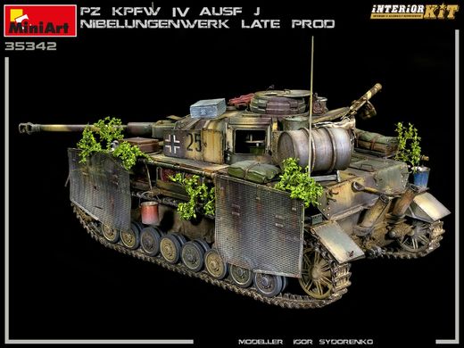 Збірна модель 1/35 танк Pz.Kpfw.IV Ausf. J Nibelungenwerk Late інтер'єрний набір MiniArt 35342