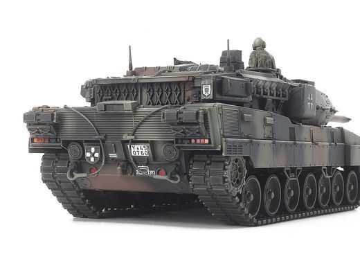 Збірна модель 1:48 танк Leopard 2 A7V German Tamiya 32607