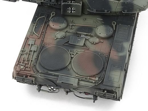 Збірна модель 1:48 танк Leopard 2 A7V German Tamiya 32607